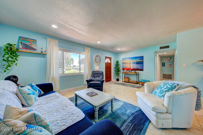 Building Photo - 282 Fay Dr