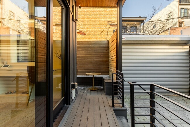 Building Photo - Modern Luxury in the Heart of Logan Circle