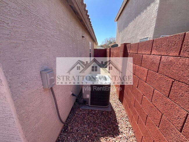 Building Photo - 11580 W Duran Ave