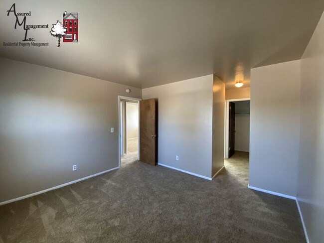 Building Photo - Updated home with finished basement and 2-...