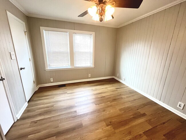 Building Photo - 907 Idlewild Dr