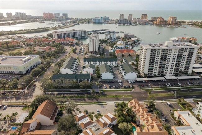 Building Photo - 320 ISLAND Way