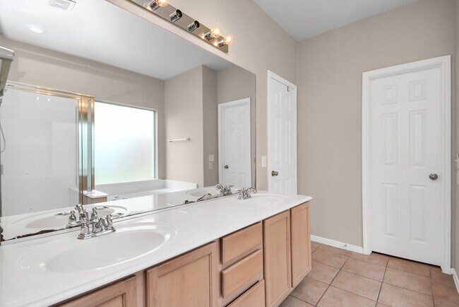 Building Photo - 8810 Sunforest Ln