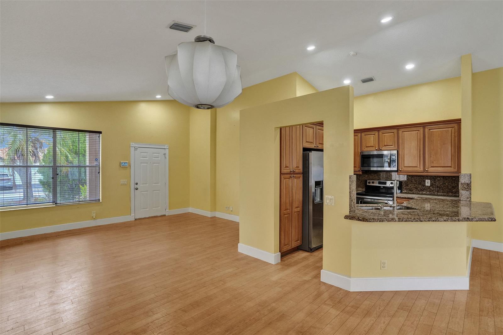 Building Photo - 839 Falling Water Rd