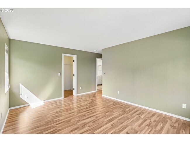 Building Photo - Updated Beaverton Condo with Garage, Balcony & Quartz Counters Near Nike and Intel