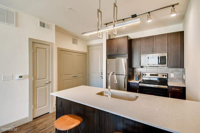 Building Photo - 1 br, 1 bath Apartment - 3000 Kramer Ln