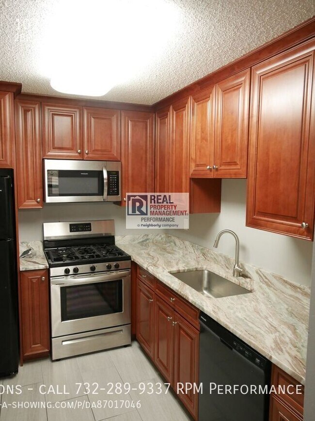 Building Photo - 102 Daisy Ct