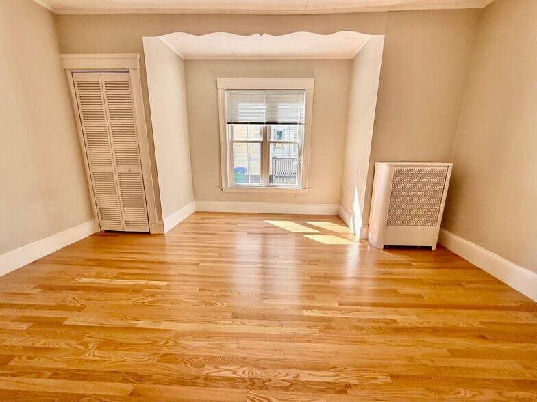 Building Photo - 31 Park St