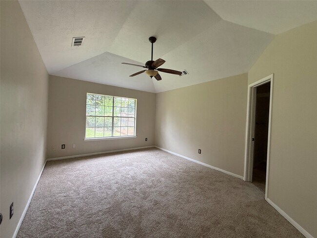 Building Photo - 4614 Russett Pl S