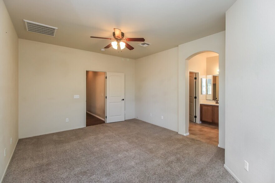 Building Photo - 21937 S 214th St