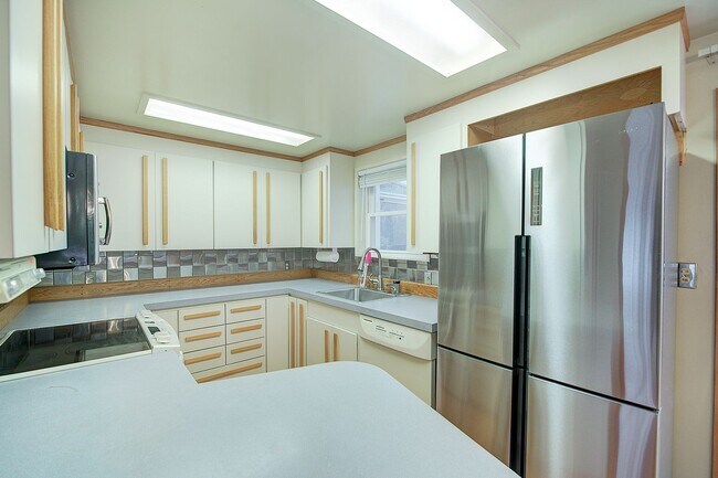 Building Photo - 2bd/1.5ba Redmond Home