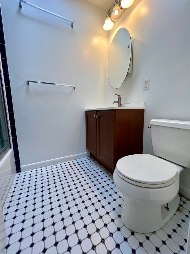 Building Photo - Gorgeous 3-Bedroom Townhome in Ambler! Available NOW! Last Month’s Rent WAIVED up front for quali...