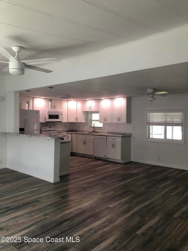 Building Photo - 522 Egret Cir