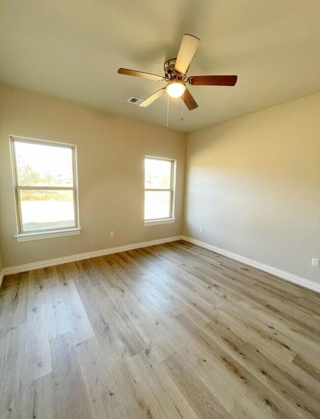 Building Photo - Minutes to Casino/Off HWY 70/Big backyard/...