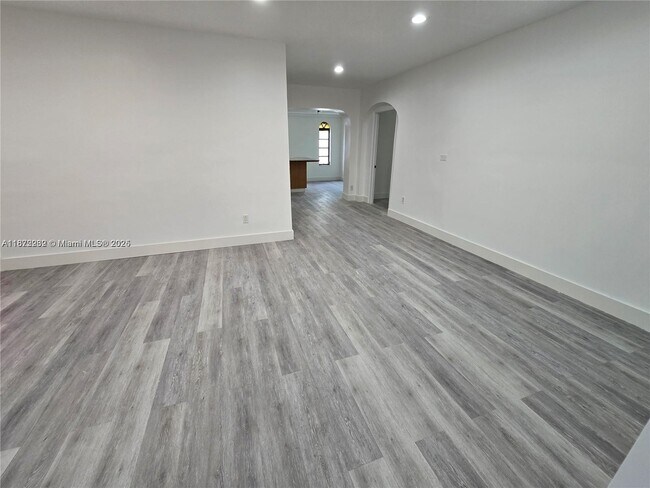 Building Photo - 10981 SW 44th St