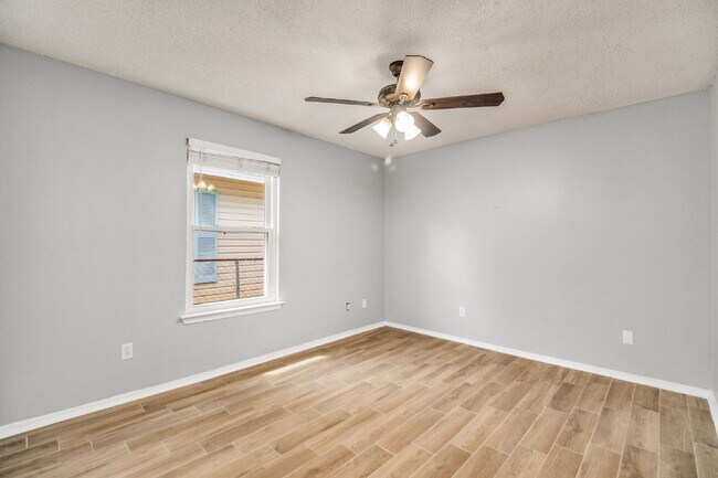 Building Photo - Charming 3-Bedroom Home Near Downtown Pensacola