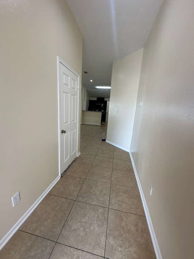 Building Photo - 5718 Straight Way