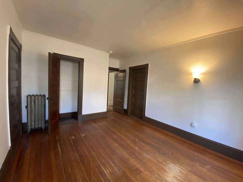 bedroom 2 - 66 Franklin St