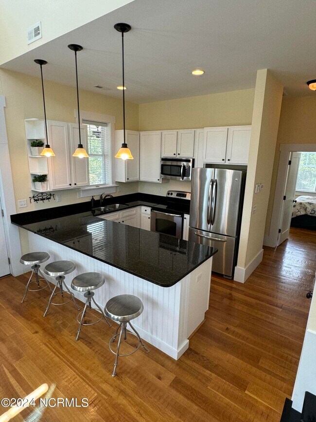 Building Photo - 819 Meadowsweet Ln