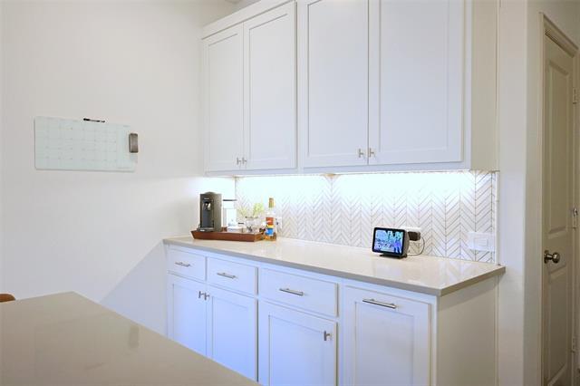 Building Photo - 1020 S Emil Pl