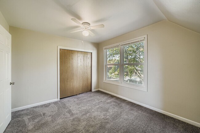 Building Photo - Stylish Home in the Heart of Highland with Detached Garage & Mother-in-Law Suite