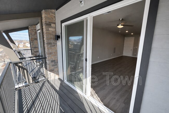 Building Photo - 12983 W Ida Ave