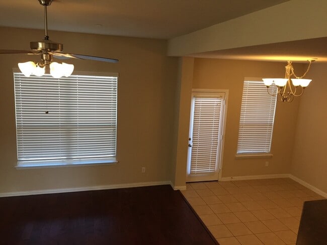 Building Photo - 243 Sherburne St