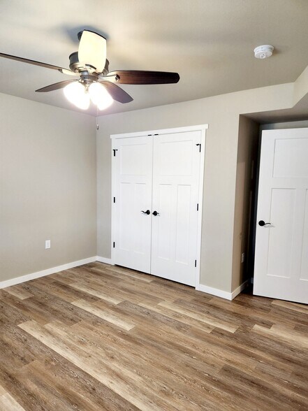 Building Photo - 105 Nieson St