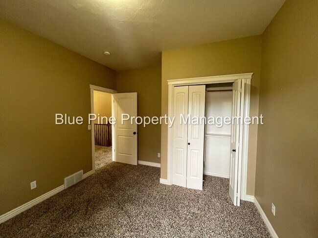 Building Photo - 6192 Pheasant Dr