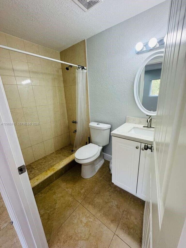 Building Photo - 8270 SW 149th Ct