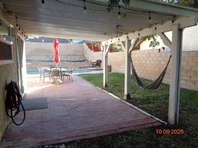 Building Photo - Modernized One Story Harris Home with Ingr...