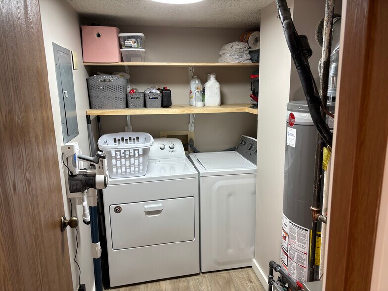 Building Photo - 2360 Wapakoneta Ave