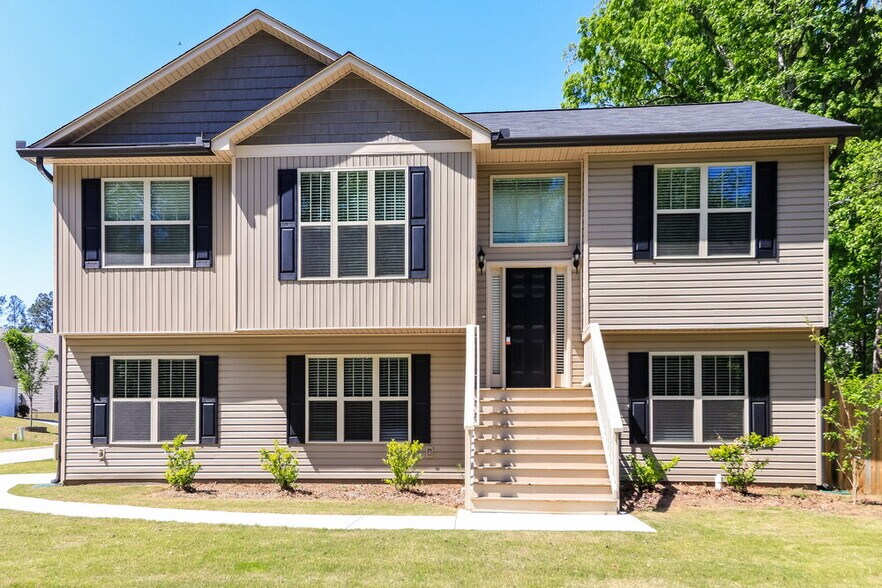 Primary Photo - 100 Comet Ct