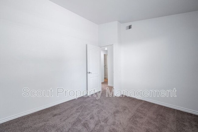 Building Photo - 42385 Agena St