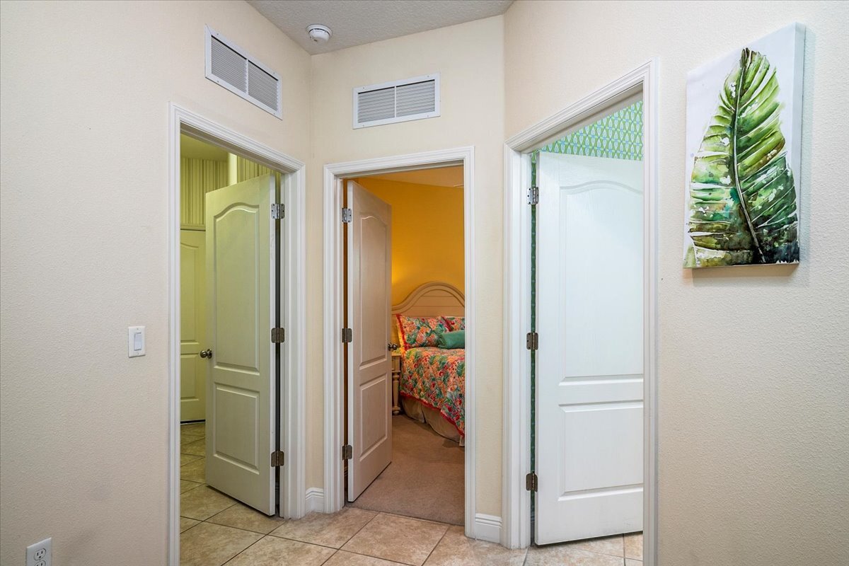 Building Photo - 12109 Whisper Lake Dr