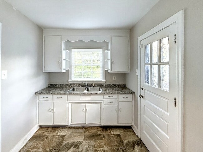 Building Photo - 8408 5th Ave S