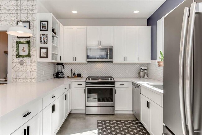 Building Photo - 3207 Aldwyche Dr