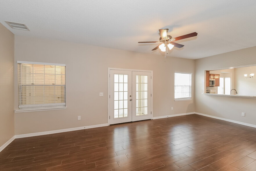 Building Photo - 8895 Chambore Dr