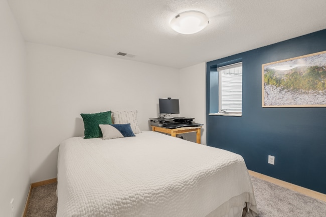 Building Photo - 2425 Cavell Ave S