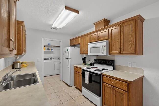 Building Photo - 268 Braeburn Cir