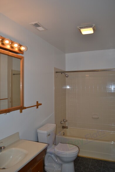 Building Photo - 39872 Wrinkle Free Ln