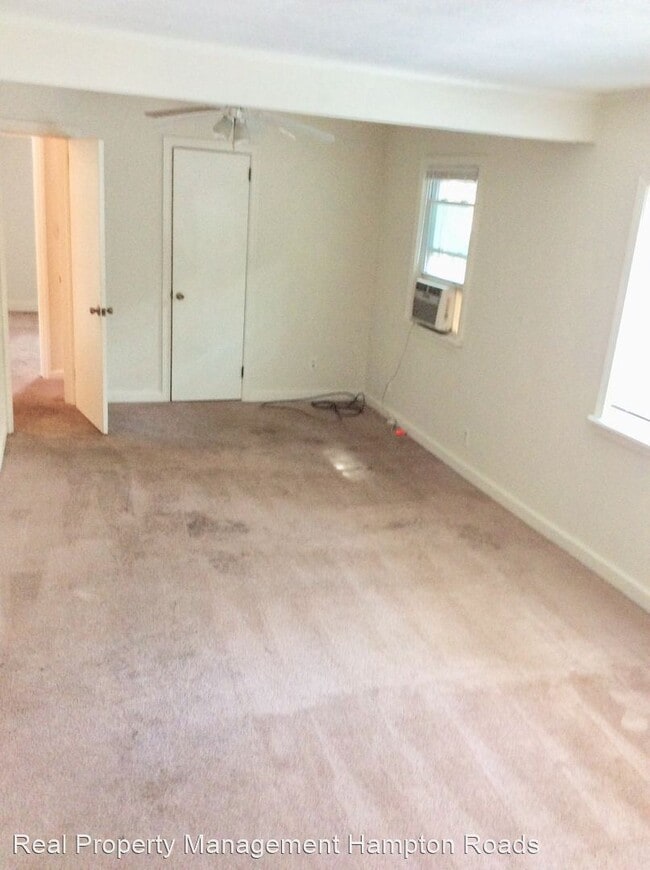 Building Photo - 3 br, 1 bath House - 236 Woodview Avenue
