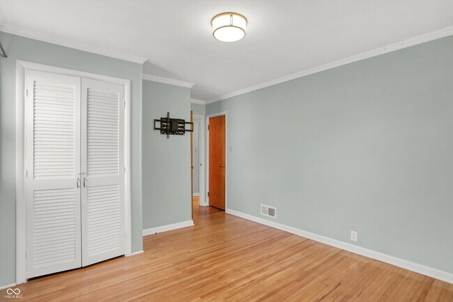 Building Photo - 1240 N Irvington Ave