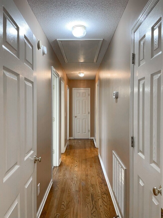 Building Photo - 23 Flat Trail Ct