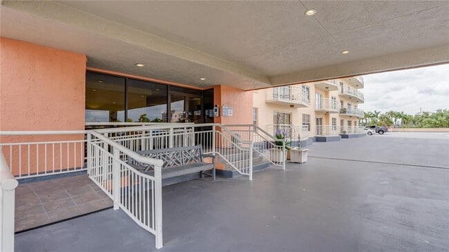 Building Photo - 4900 Brittany Dr S