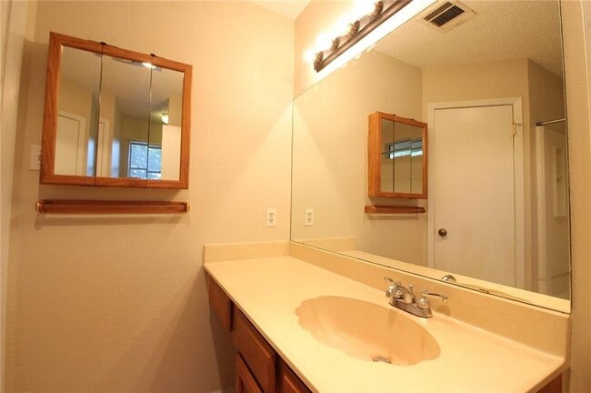 Building Photo - 9002 Sanger Dr