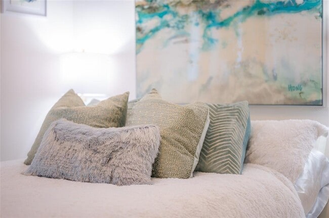 Building Photo - 1155 N Gulfstream Ave