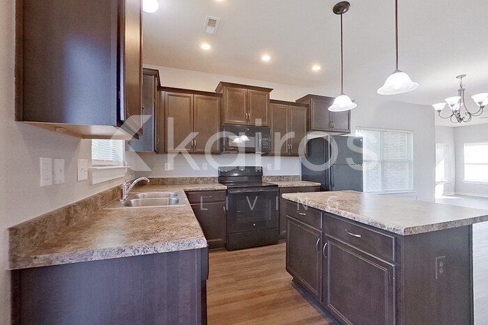 Building Photo - 130 Ivy Meadow Cir