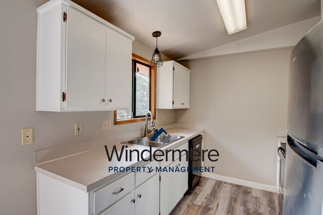 Building Photo - 549 W Ocean View Dr