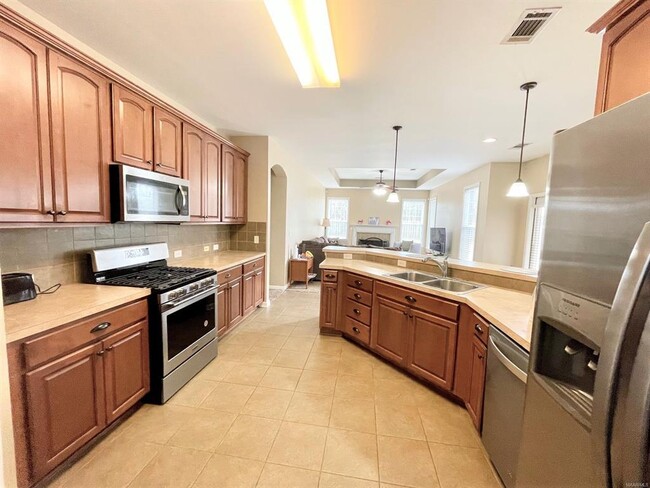 Building Photo - 9524 Helmsley Cir